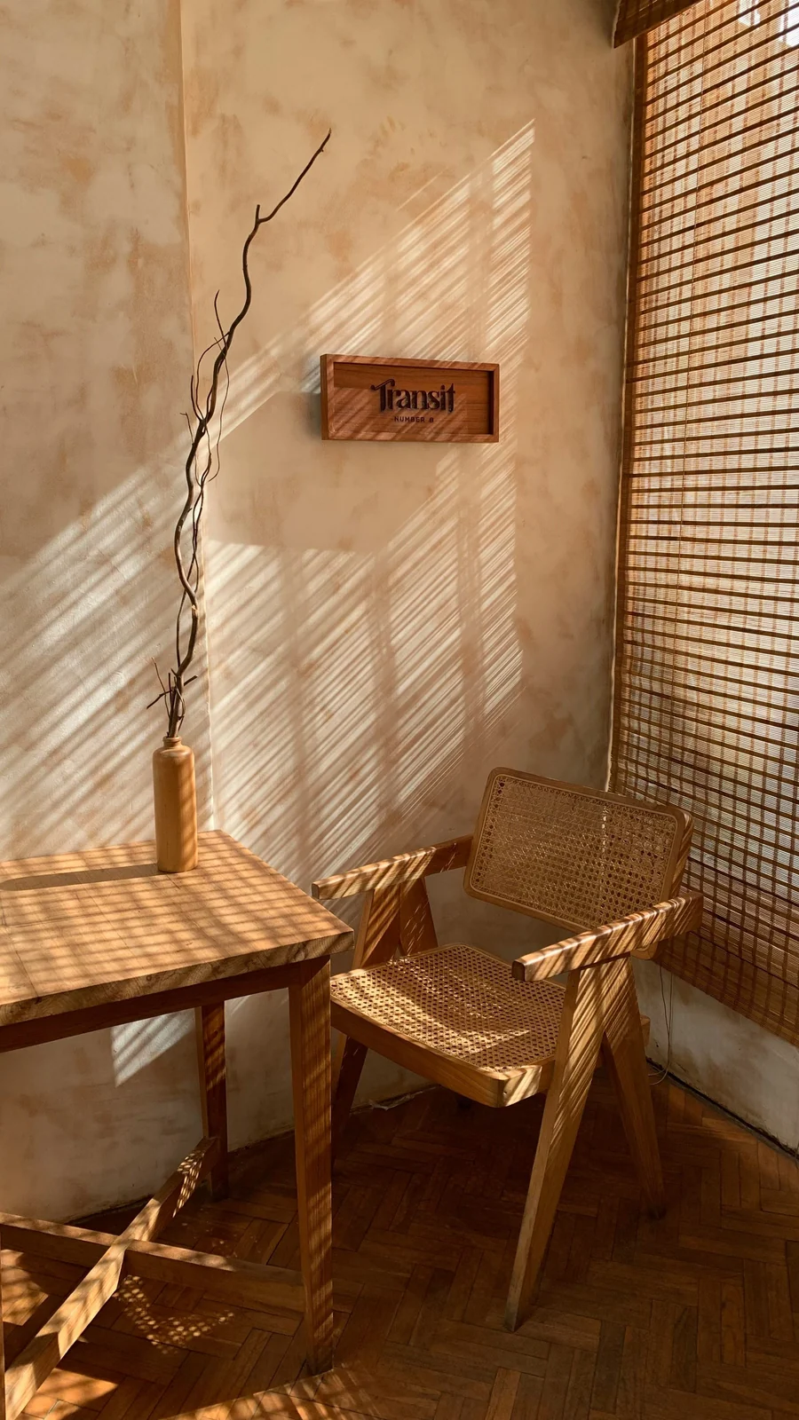 Handicraft wooden chair 3
