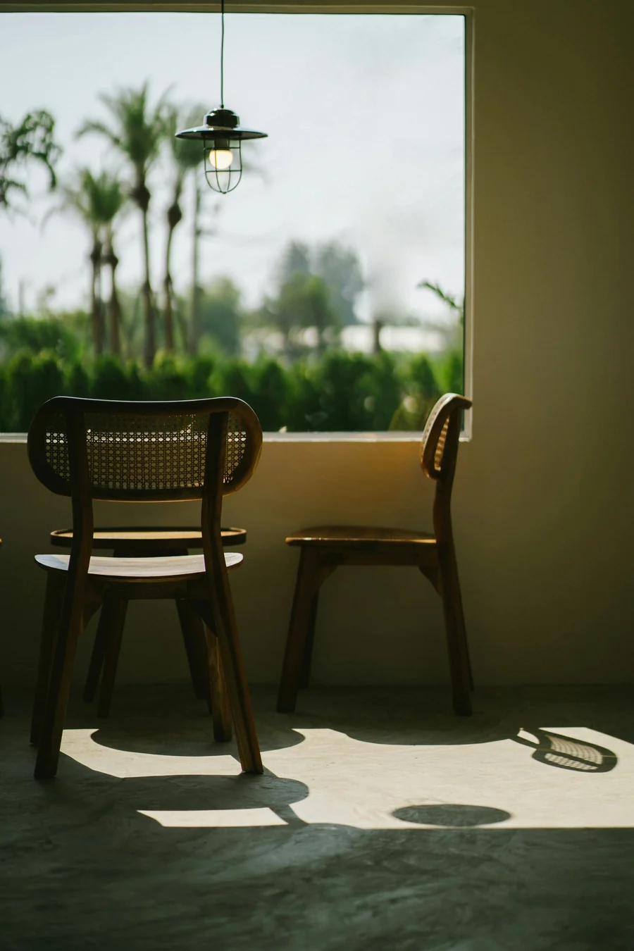 Handicraft wooden chair 4